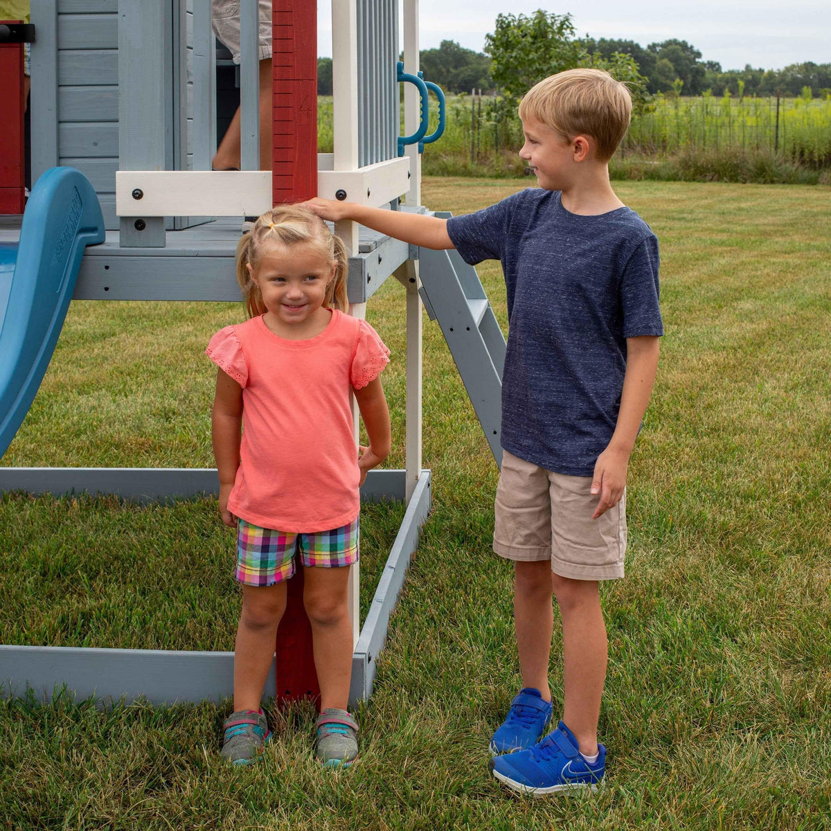 Backyard Discovery Beacon Heights Playhouse.