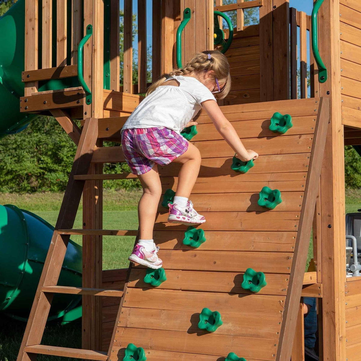 Backyard Discovery Bristol Point Swing Set.