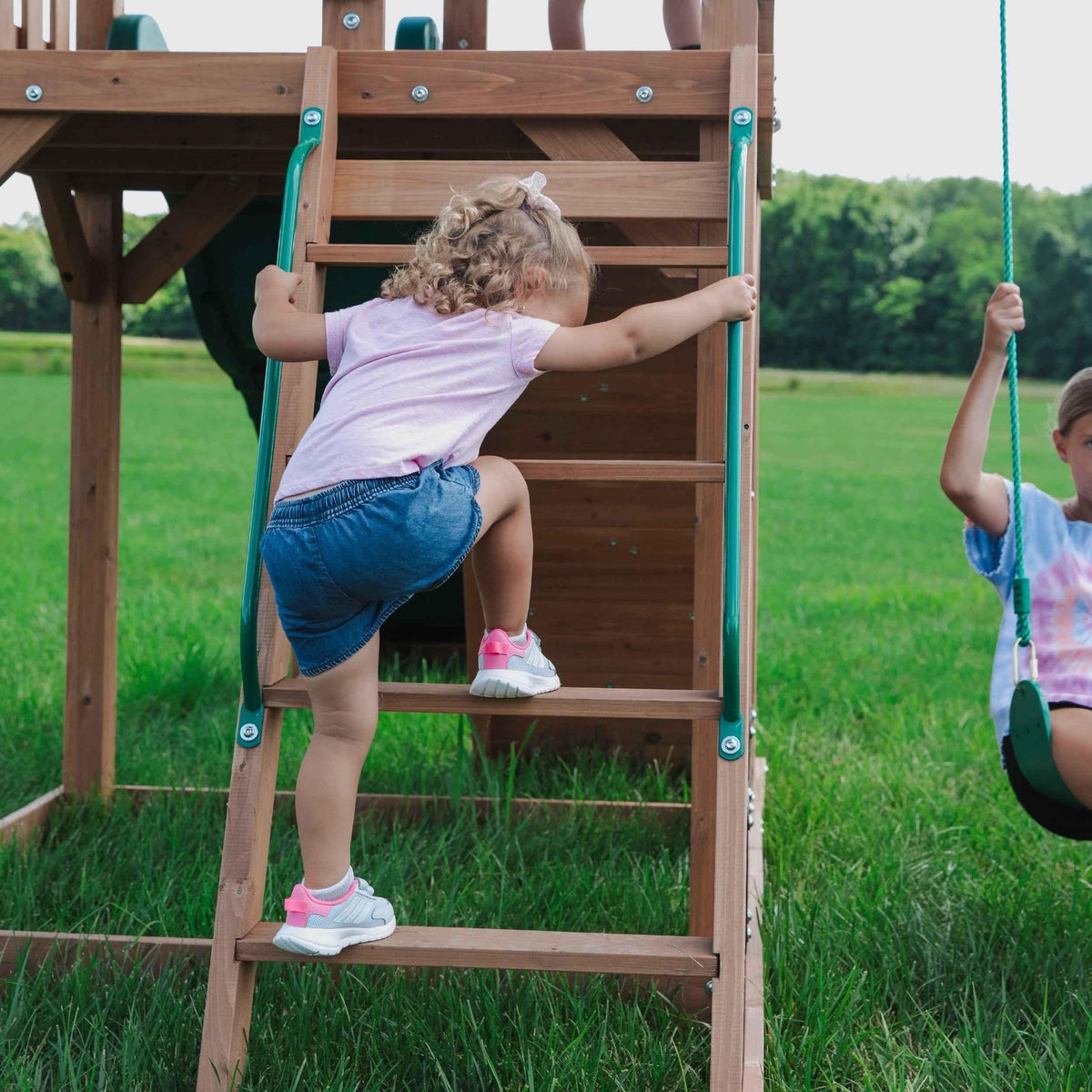 Backyard Discovery Lightning Ridge Swing Set.